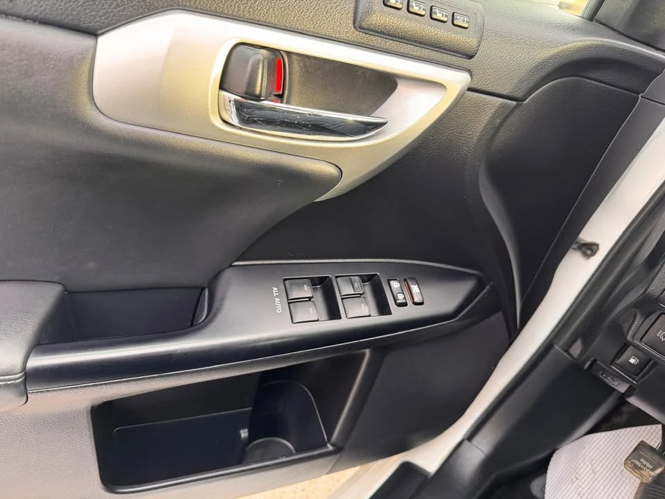 2013 Lexus CT - Image 7 of 19