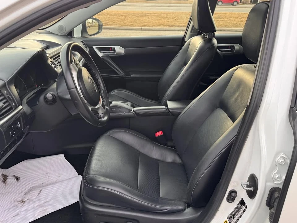 2013 Lexus CT - Image 12 of 19