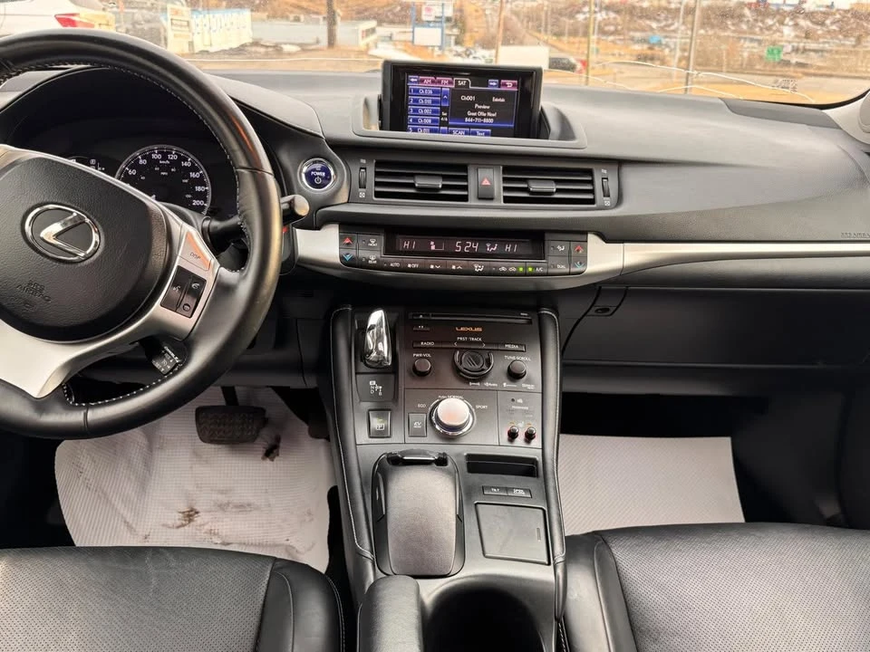 2013 Lexus CT - Image 16 of 19