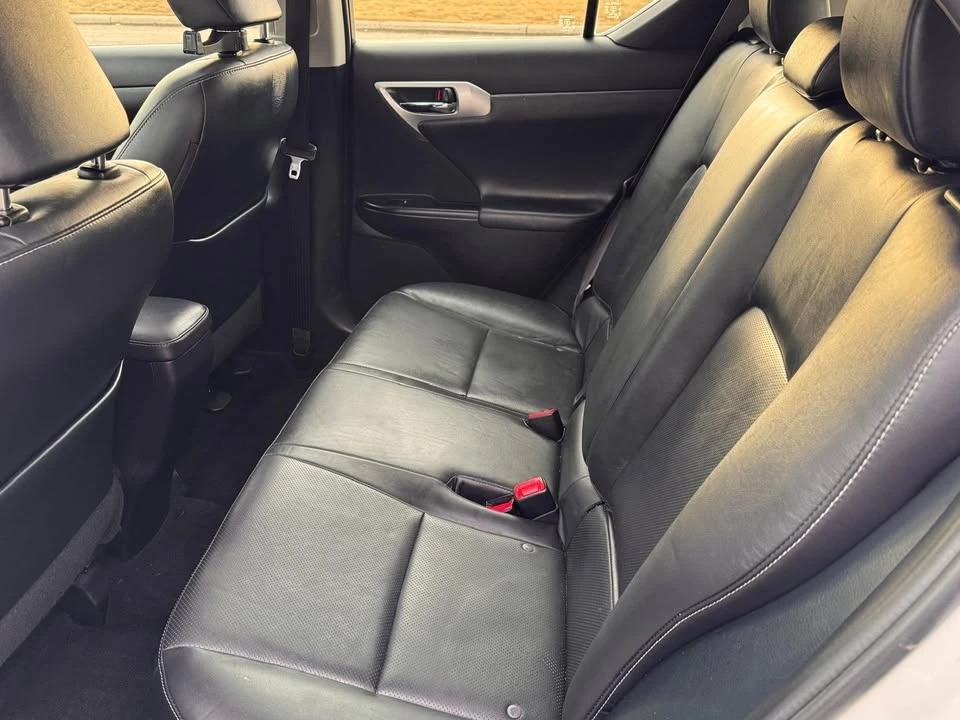 2013 Lexus CT - Image 14 of 19