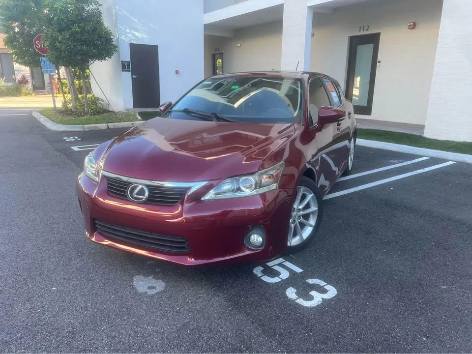 2013 Lexus CT - Image 2 of 8