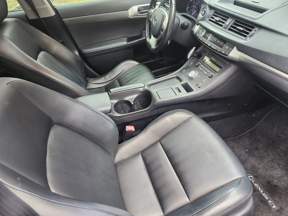2013 Lexus CT - Image 11 of 20
