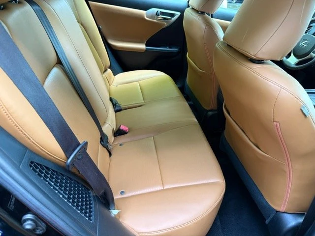 2013 Lexus CT - Image 9 of 20