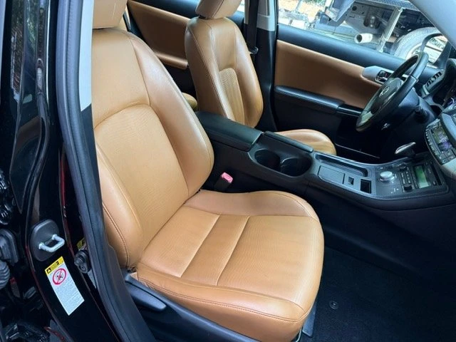 2013 Lexus CT - Image 11 of 20