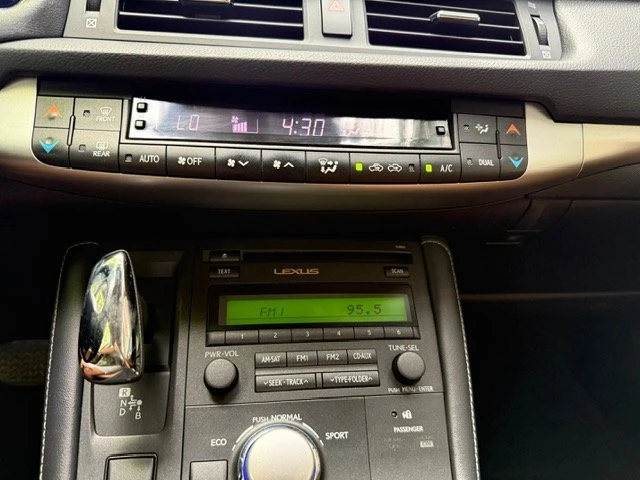 2013 Lexus CT - Image 14 of 20