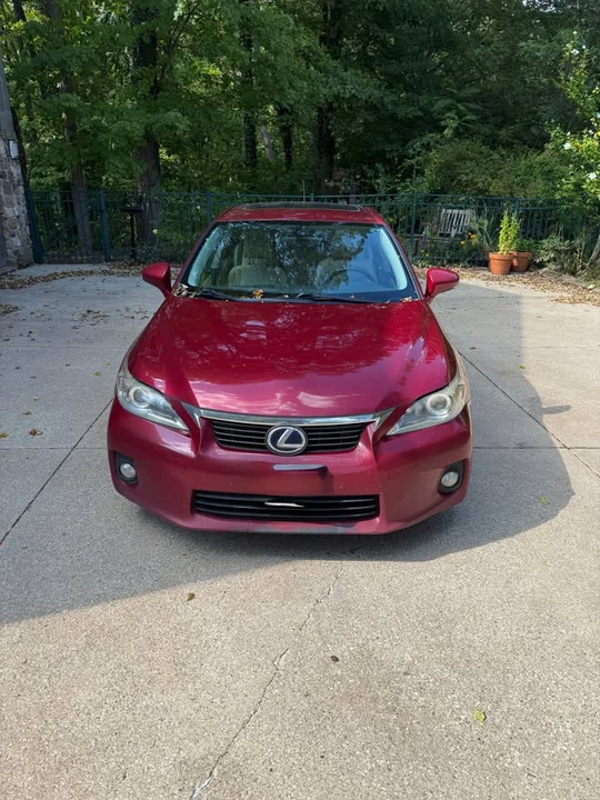 2013 Lexus CT - Image 2 of 8
