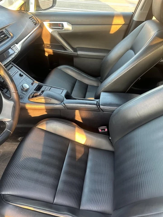 2013 Lexus CT - Image 15 of 17