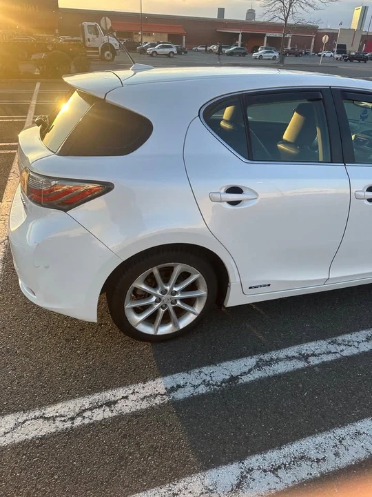 2013 Lexus CT - Image 14 of 17