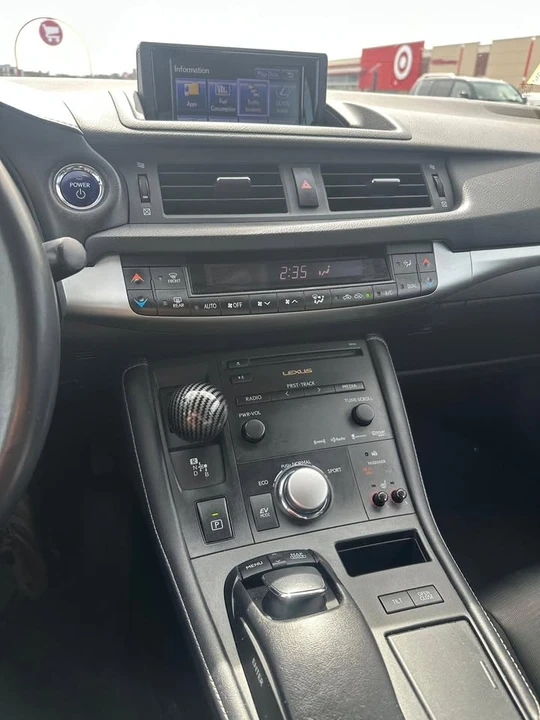 2013 Lexus CT - Image 3 of 17