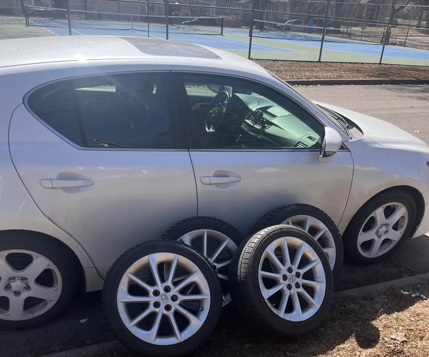 2013 Lexus CT - Image 4 of 11