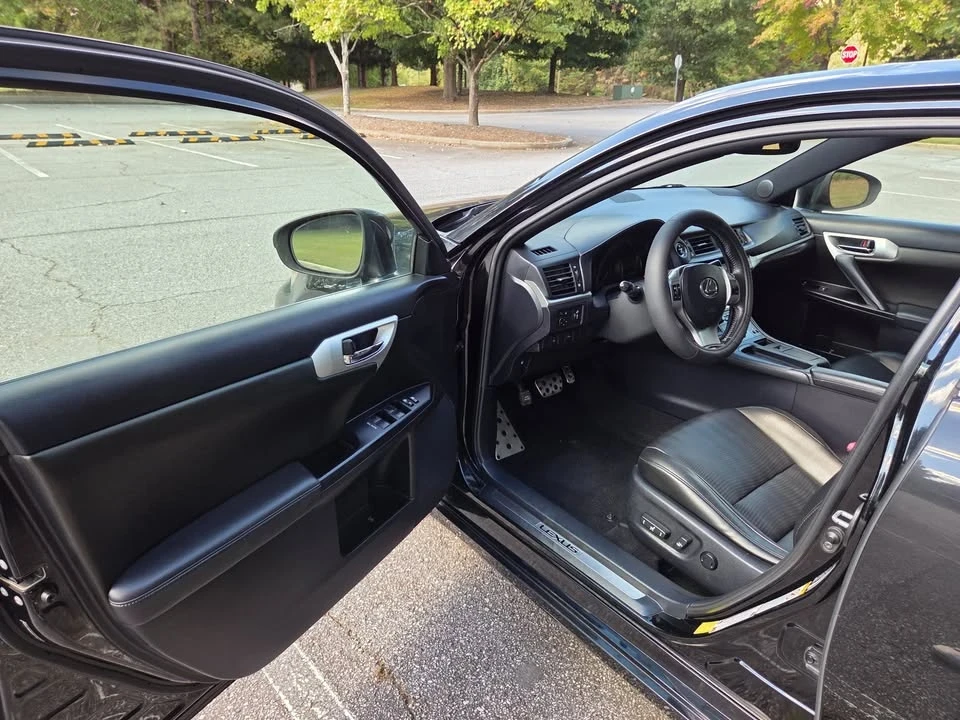 2013 Lexus CT - Image 13 of 20