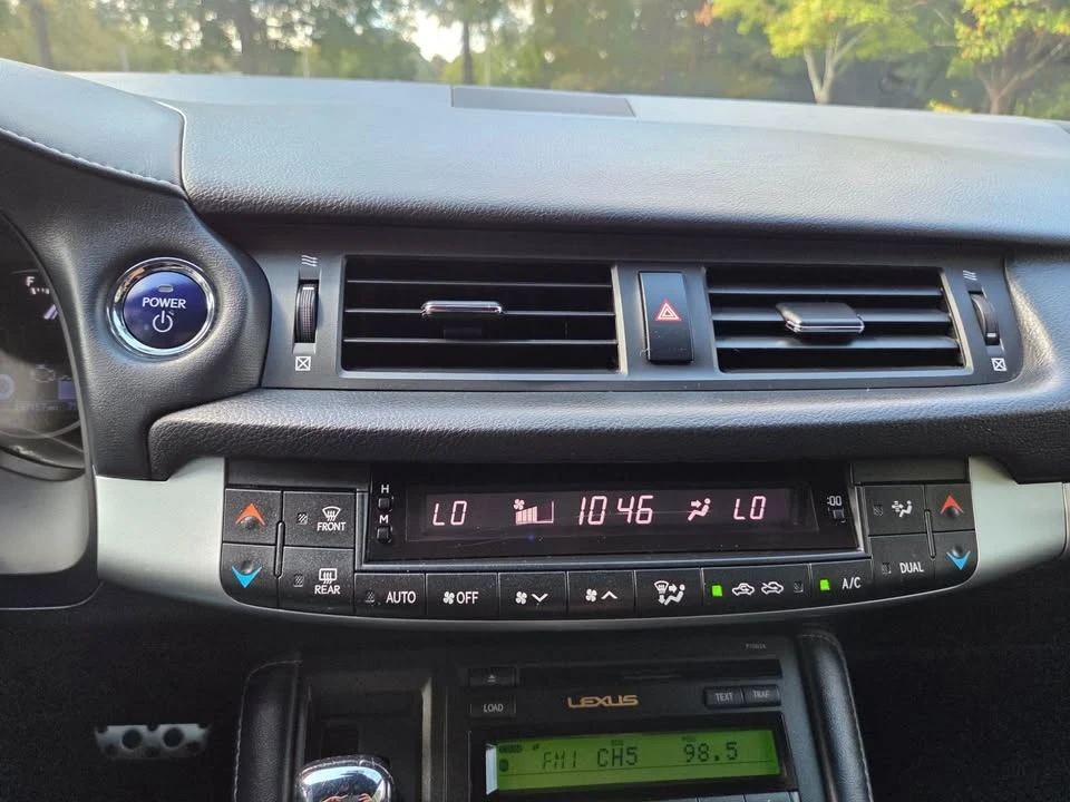 2013 Lexus CT - Image 18 of 20