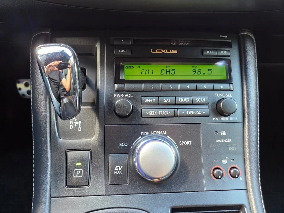 2013 Lexus CT - Image 17 of 20