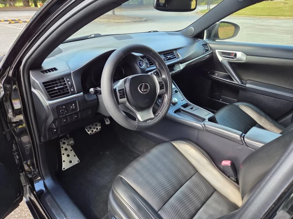 2013 Lexus CT - Image 15 of 20