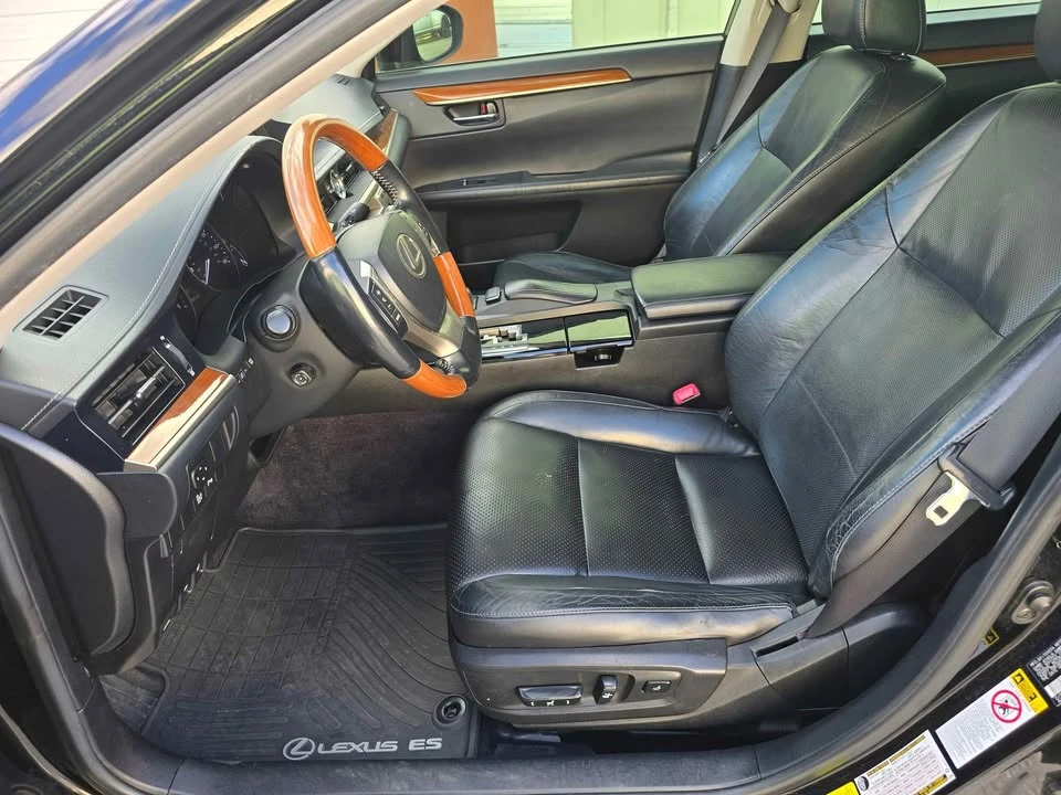 2013 Lexus ES 6th Gen - Image 7 of 13
