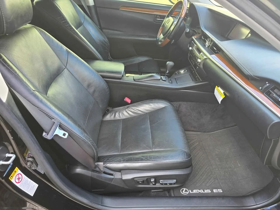 2013 Lexus ES 6th Gen - Image 6 of 13