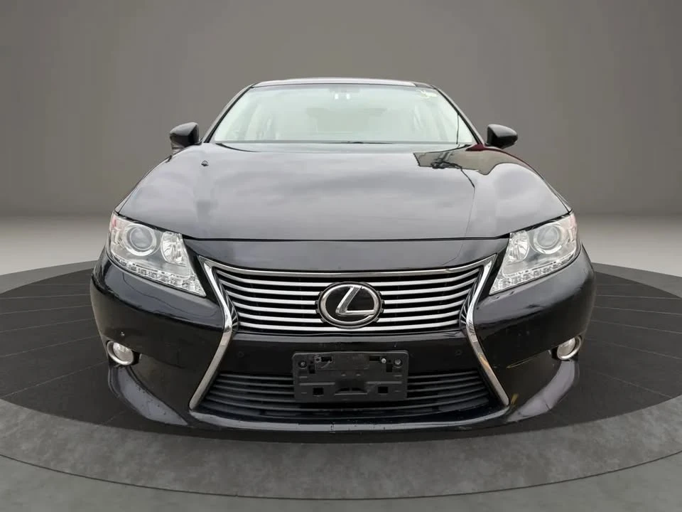 2013 Lexus ES 6th Gen - Image 2 of 18