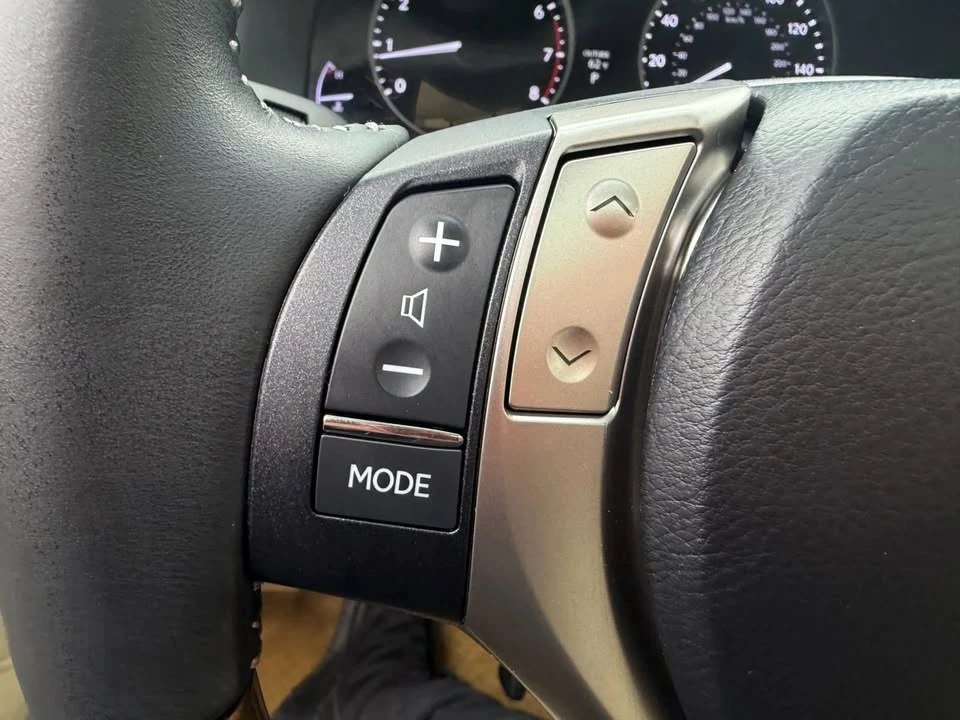 2013 Lexus ES 6th Gen - Image 18 of 18