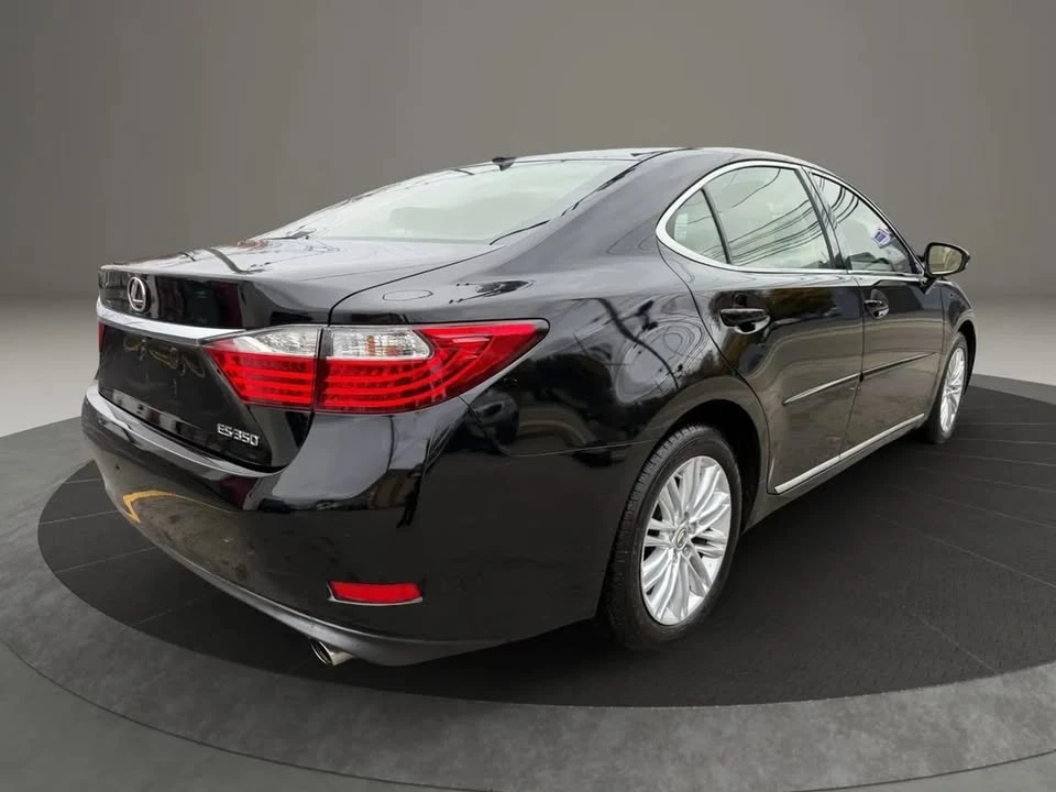 2013 Lexus ES 6th Gen - Image 5 of 18