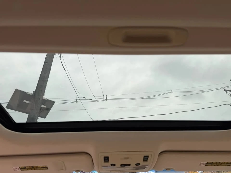 2013 Lexus ES 6th Gen - Image 14 of 18