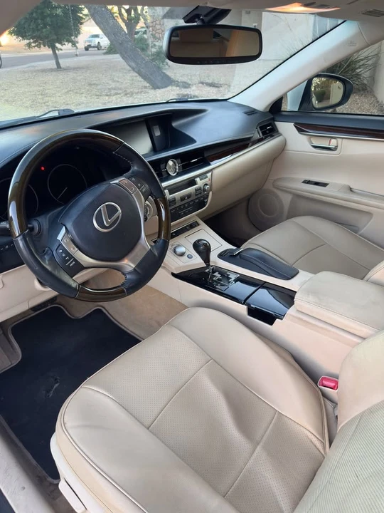 2013 Lexus ES 6th Gen - Image 6 of 14