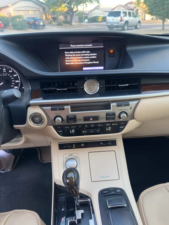 2013 Lexus ES 6th Gen - Image 7 of 14