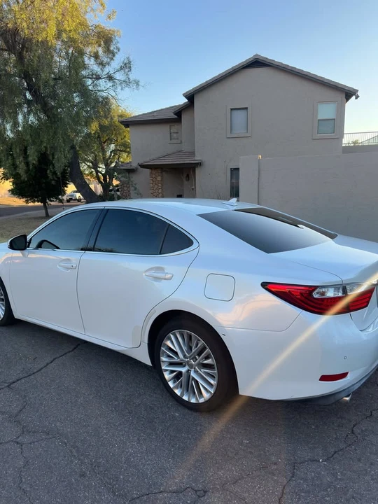 2013 Lexus ES 6th Gen - Image 4 of 14