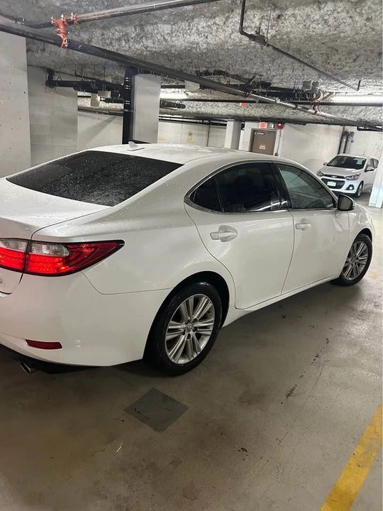 2013 Lexus ES 6th Gen - Image 3 of 10