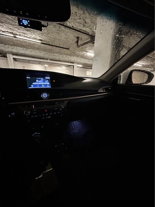 2013 Lexus ES 6th Gen - Image 7 of 10