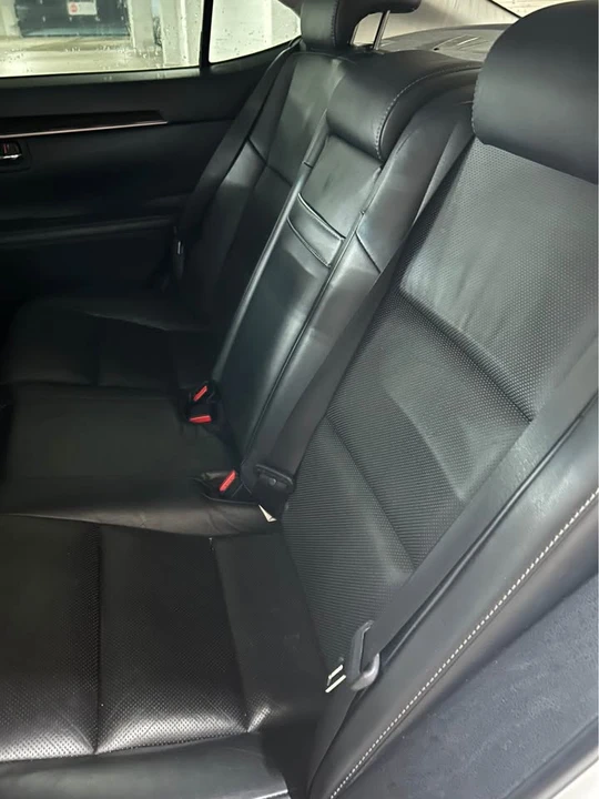 2013 Lexus ES 6th Gen - Image 9 of 10
