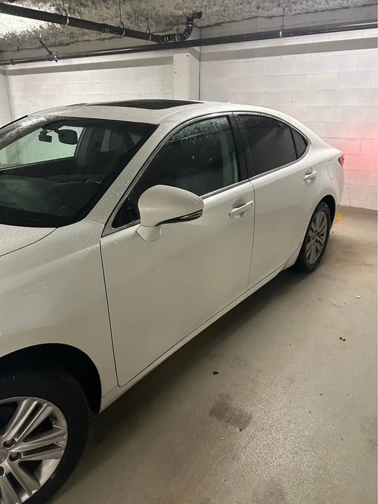 2013 Lexus ES 6th Gen - Image 4 of 10