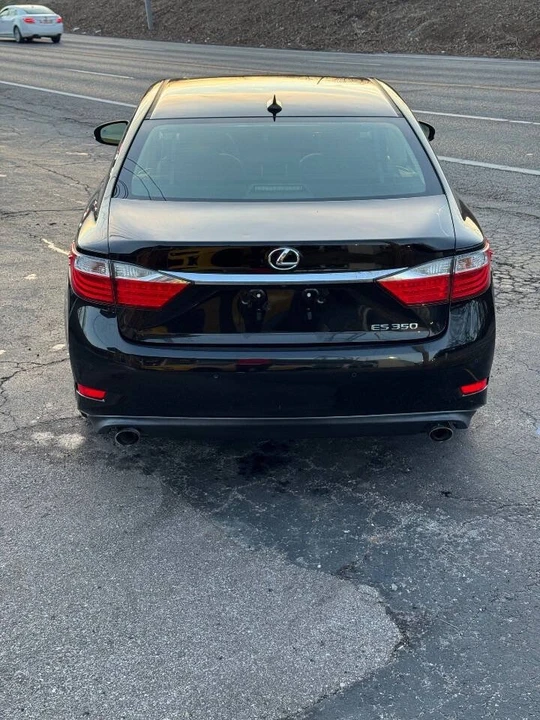 2013 Lexus ES 6th Gen - Image 6 of 19