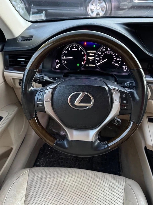 2013 Lexus ES 6th Gen - Image 19 of 19