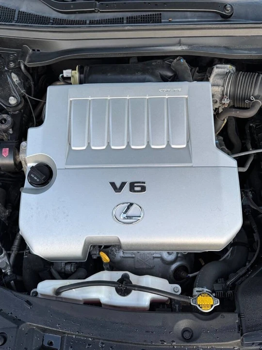 2013 Lexus ES 6th Gen - Image 17 of 19