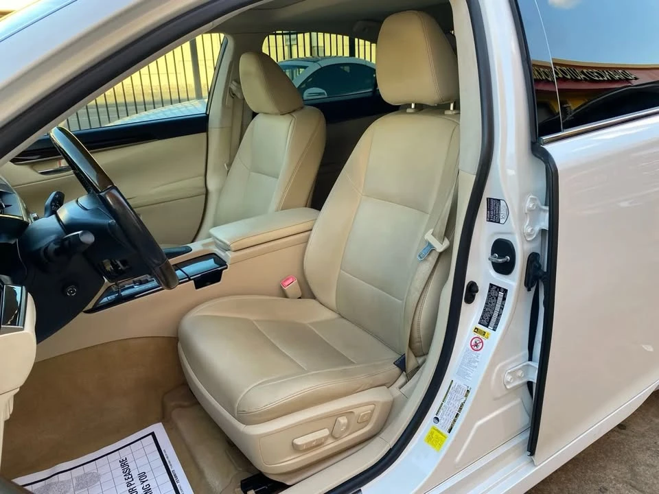 2013 Lexus ES 6th Gen - Image 13 of 18