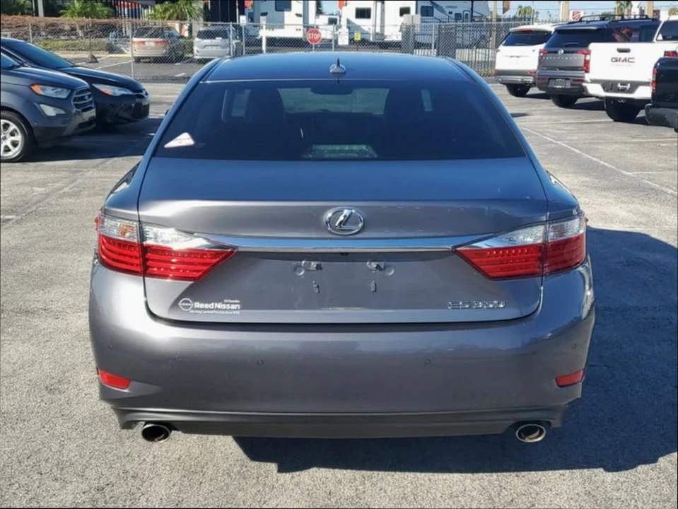 2013 Lexus ES 6th Gen - Image 4 of 18