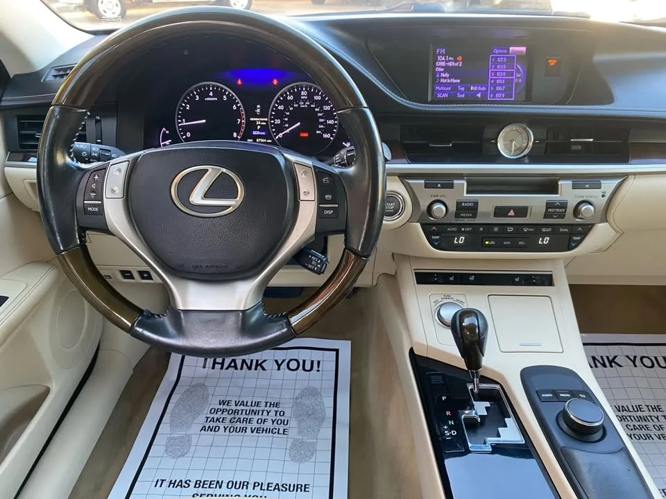 2013 Lexus ES 6th Gen - Image 12 of 18