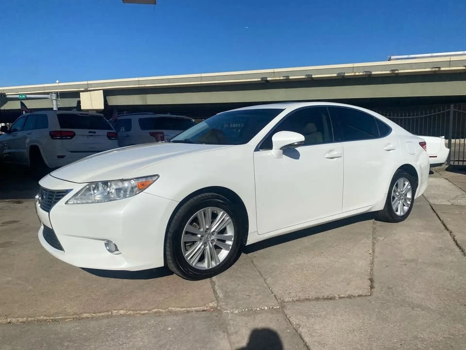 2013 Lexus ES 6th Gen - Image 18 of 18