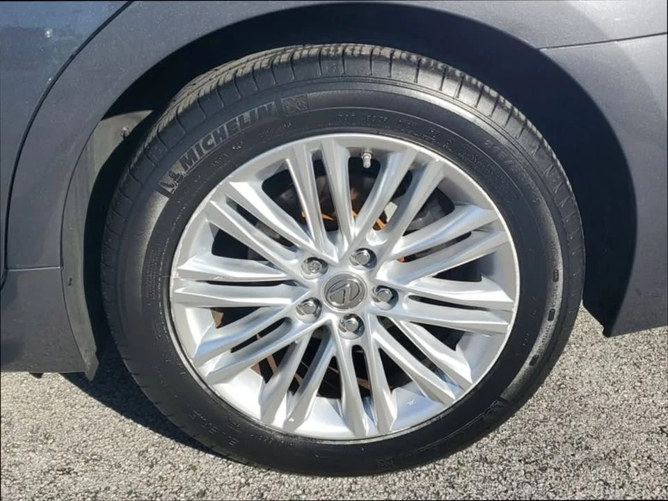 2013 Lexus ES 6th Gen - Image 7 of 18