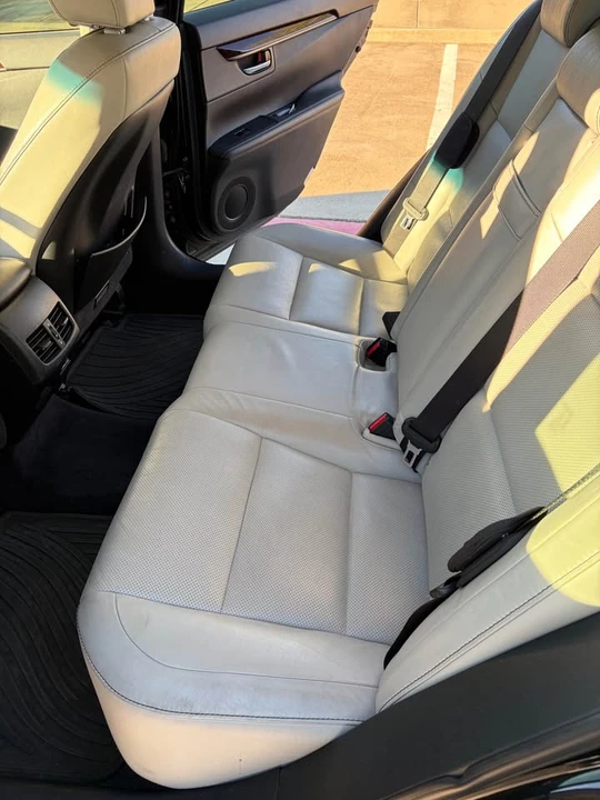 2013 Lexus ES 6th Gen - Image 13 of 14