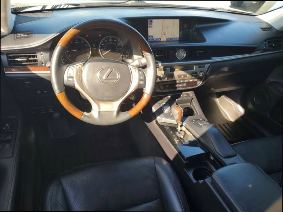 2013 Lexus ES 6th Gen - Image 13 of 18