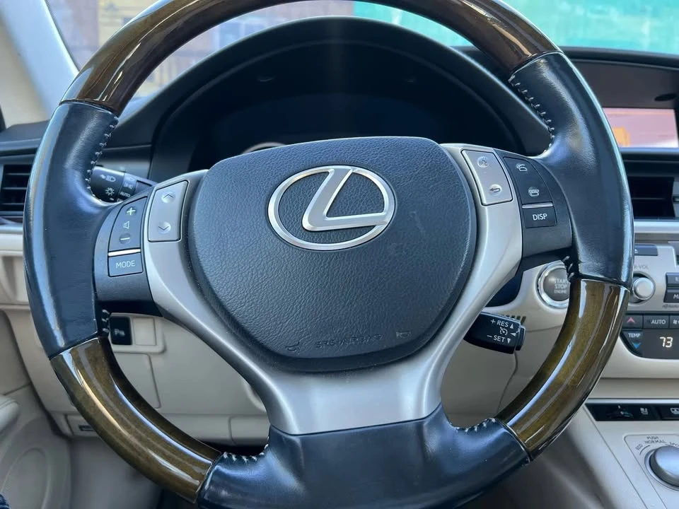 2013 Lexus ES 6th Gen - Image 19 of 19
