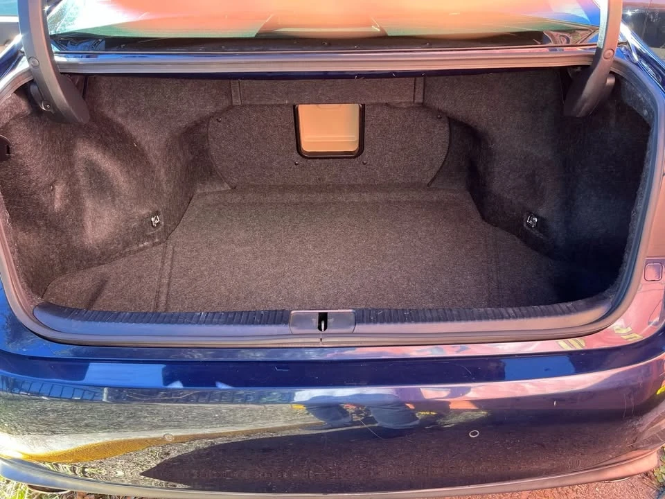 2013 Lexus ES 6th Gen - Image 13 of 19