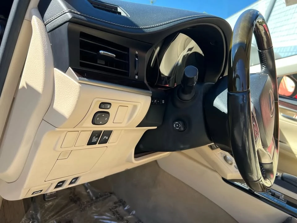 2013 Lexus ES 6th Gen - Image 15 of 19