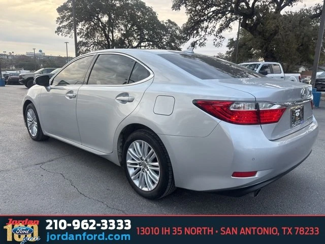 2013 Lexus ES 6th Gen - Image 4 of 20