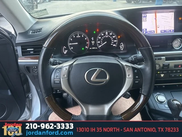 2013 Lexus ES 6th Gen - Image 19 of 20
