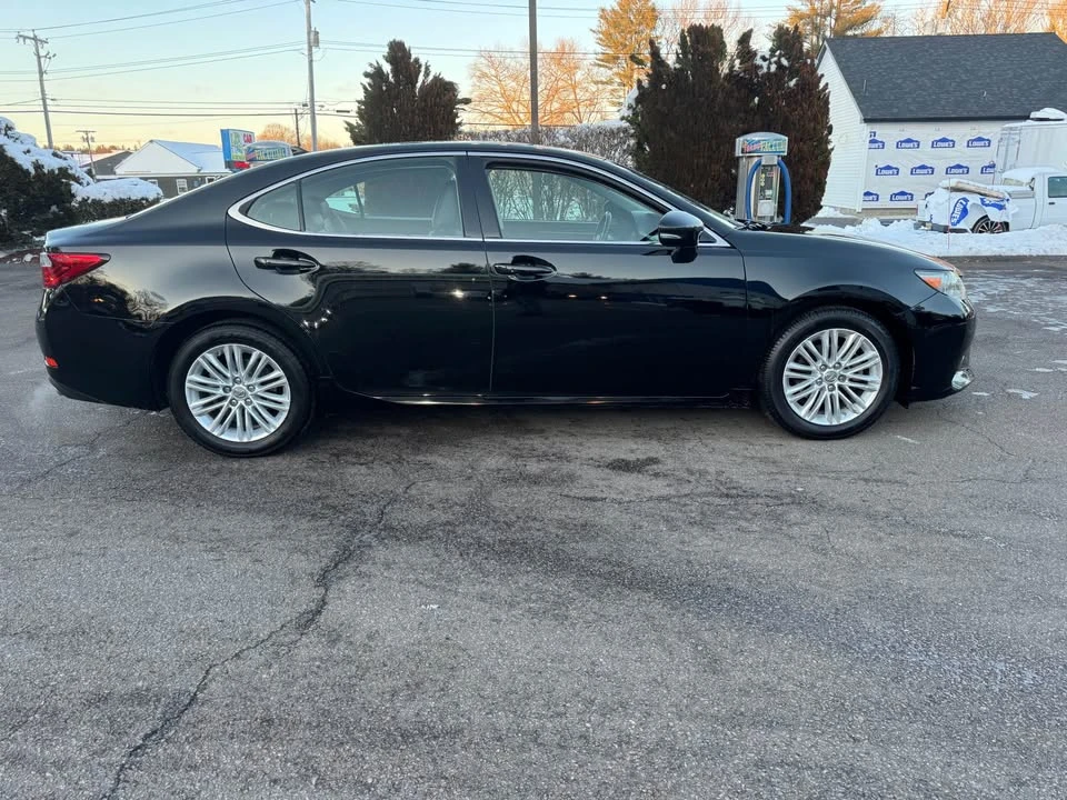 2013 Lexus ES 6th Gen - Image 3 of 19