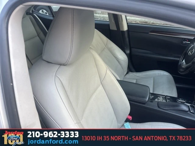 2013 Lexus ES 6th Gen - Image 12 of 20