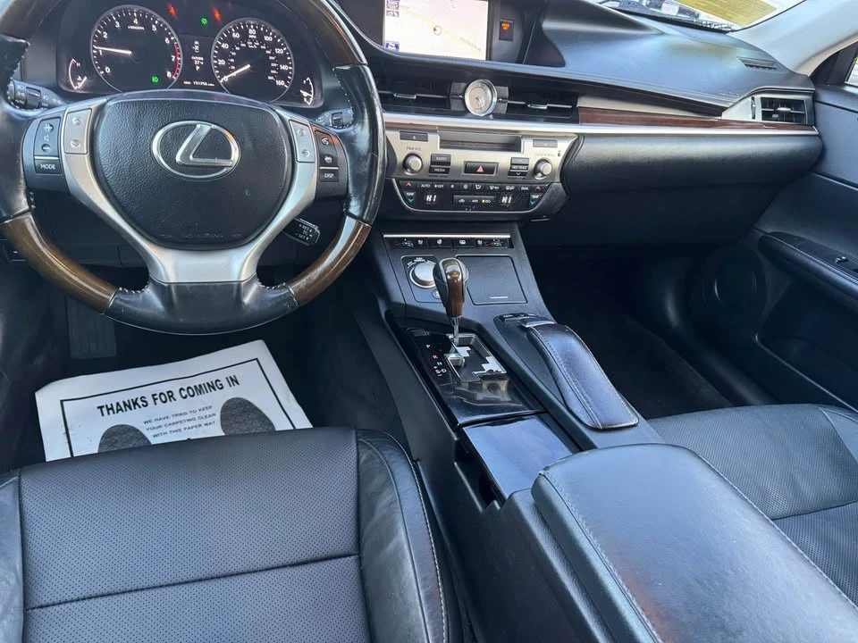 2013 Lexus ES 6th Gen - Image 9 of 19