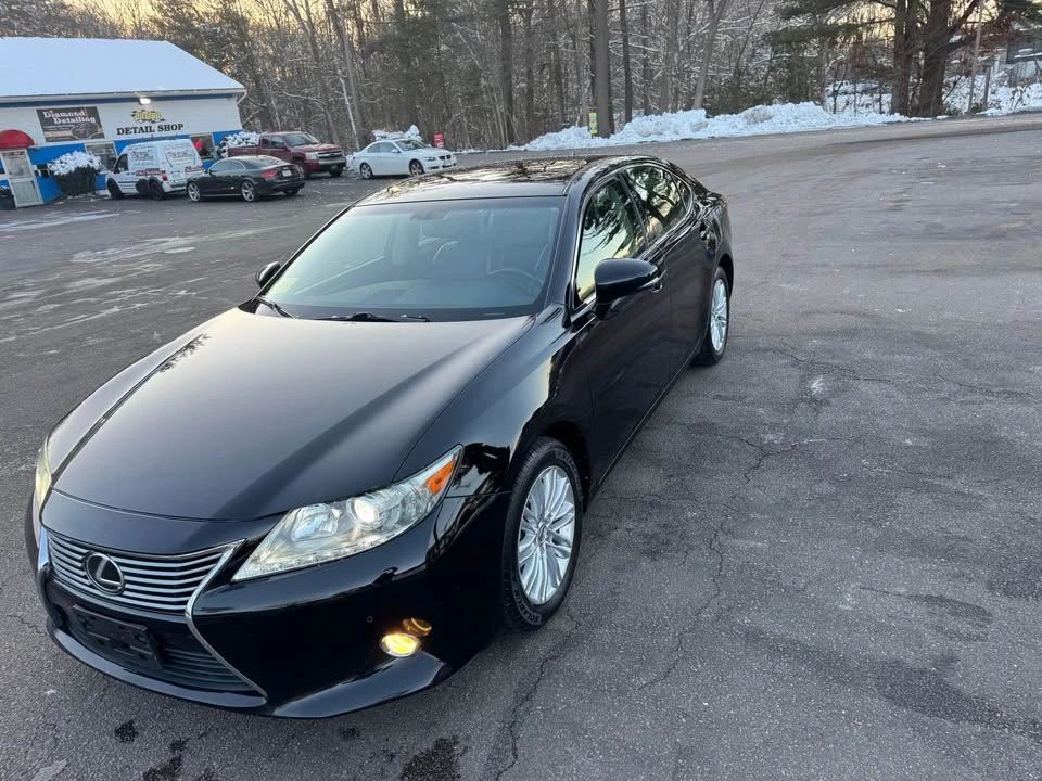 2013 Lexus ES 6th Gen - Image 6 of 19